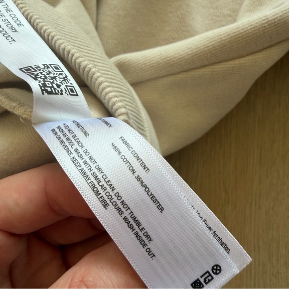 WWF Market Squirrel Hoodie - Picture 7 of 8